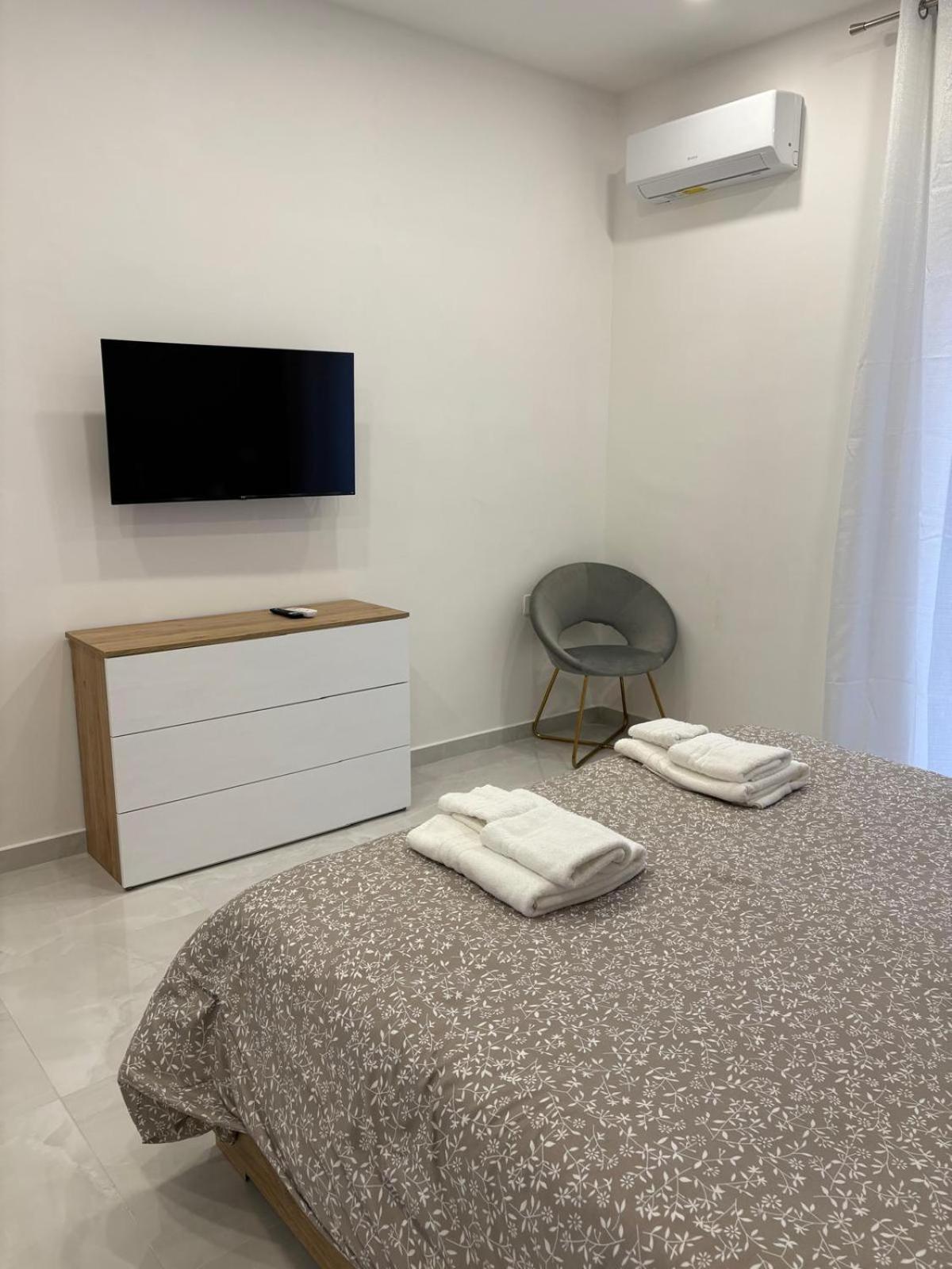 Nicola's Apartment *